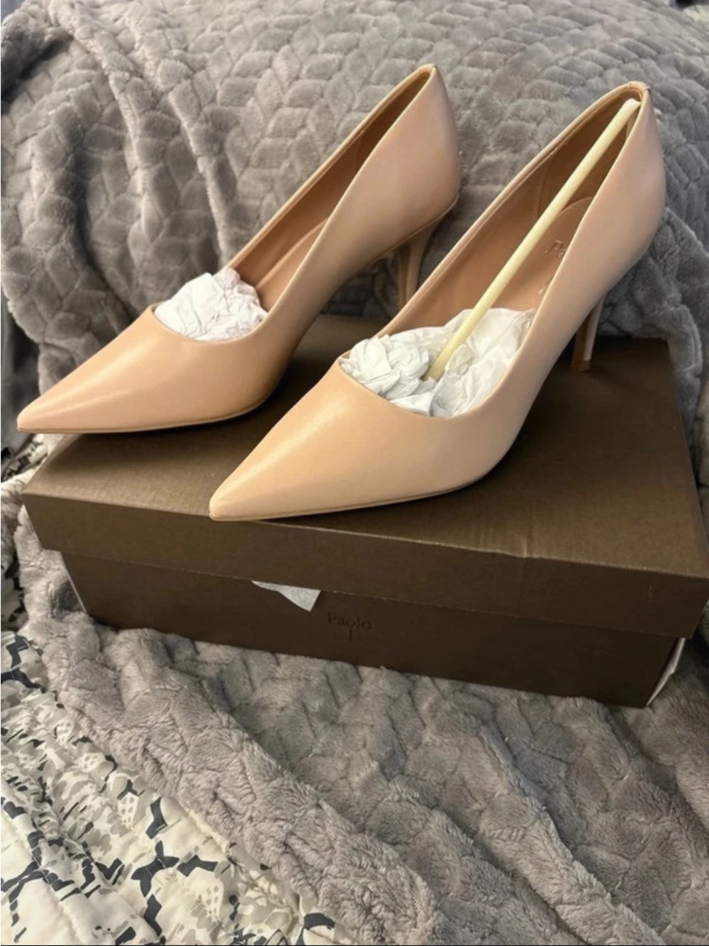 NIB linea paolo paris nude pointed toe leather pumps size 9